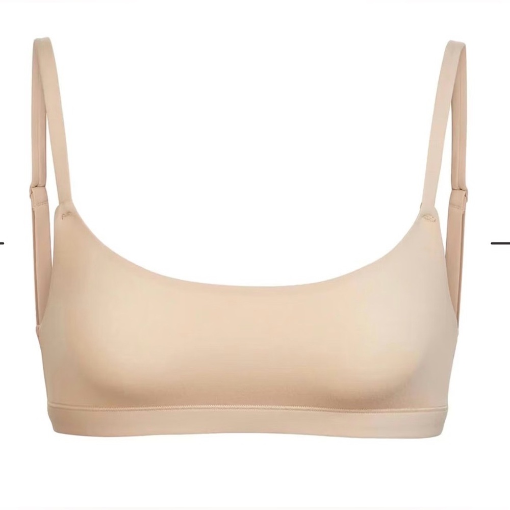 261. Skims Fits Everybody Scoop Bralette